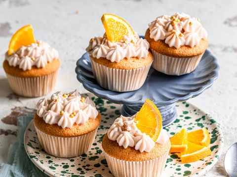 Süßer Feiertags-Ausklang: Fluffige Aperol-Cupcakes mit federleichtem Ricotta-Frosting