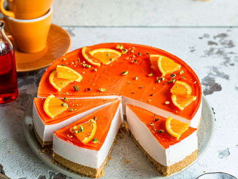 Kult-Drink zum Löffeln: Erfrischende Aperol-Spritz-Torte ohne Backen fürs Pfingstwochenende
