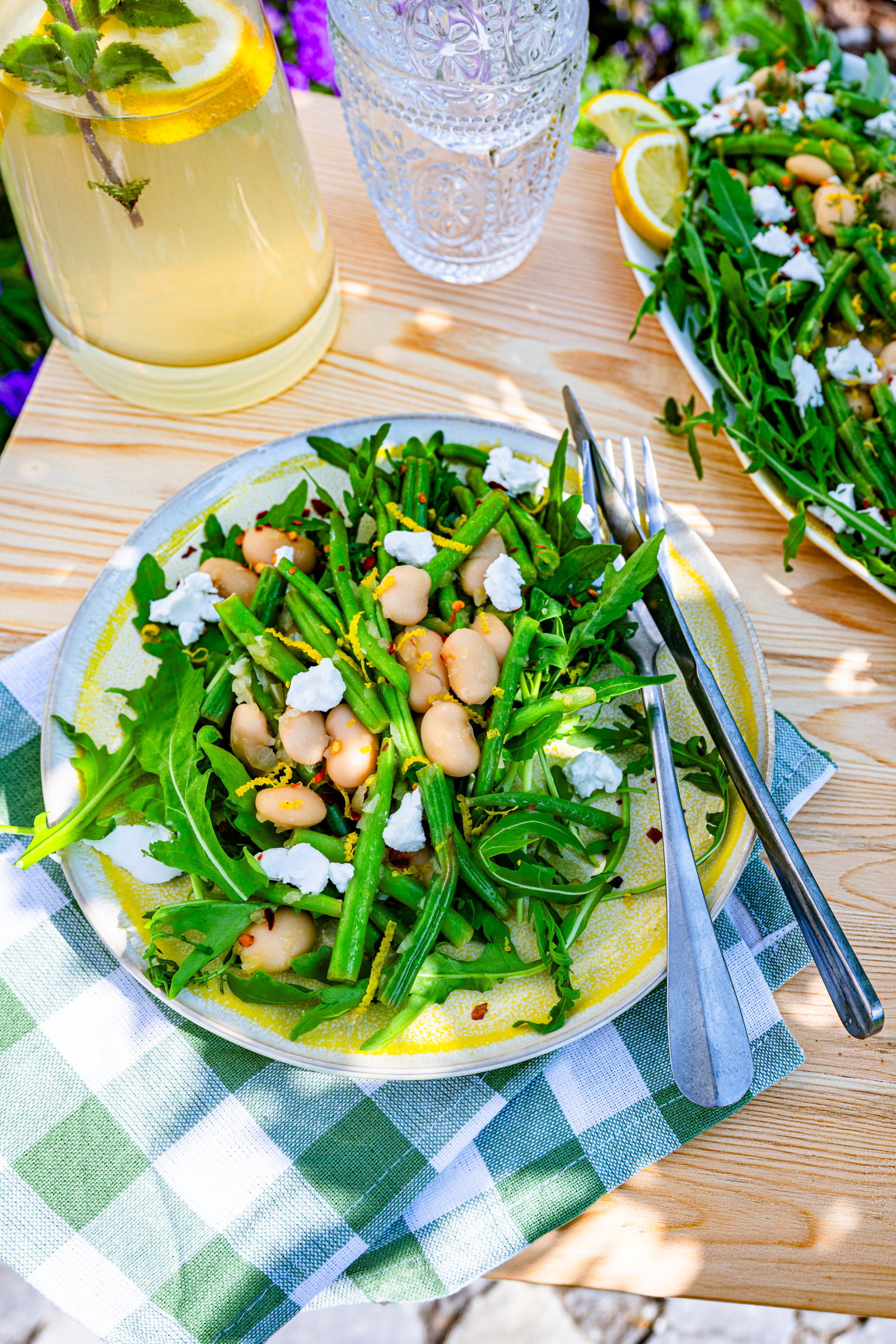 Die Eiweiß-Kombi für den Sommer: Schneller Bohnensalat mit Ziegenfrischkäse