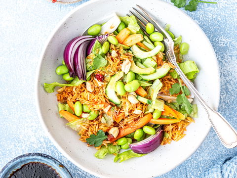 Millionenfach geklickt: Warum das Netz gerade verrückt nach diesem "Crispy Rice"-Salat ist