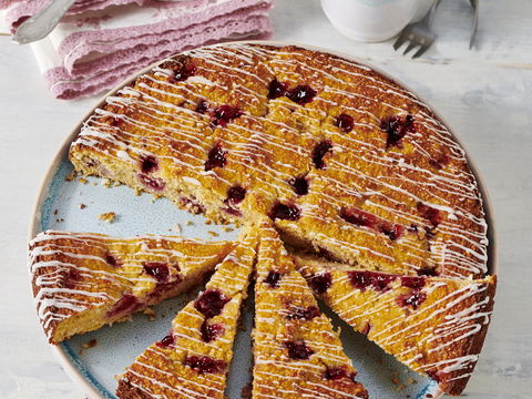 Apfel-Himbeerkuchen aus Hüttenkäse: Das leckere Protein-Rezept