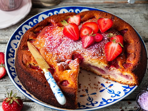 Alles Liebe zum Muttertag: Diese Joghurt-Erdbeertorte begeistert Mama