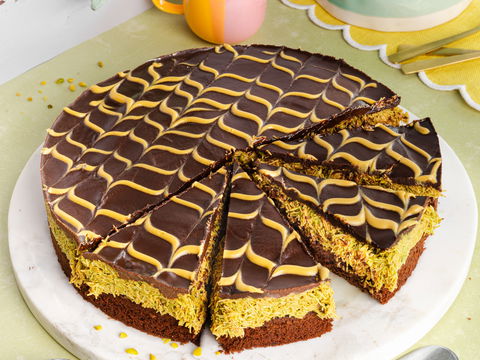 Schokoladenkuchen Dubai-Style: So backen Sie das virale Dessert-Highlight mit Pistazie selbst
