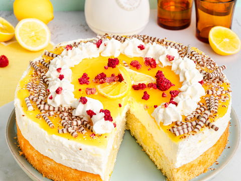Zitronen-Joghurt-Torte: So gelingt der luftig-frische Tortentraum mit Lemon Curd