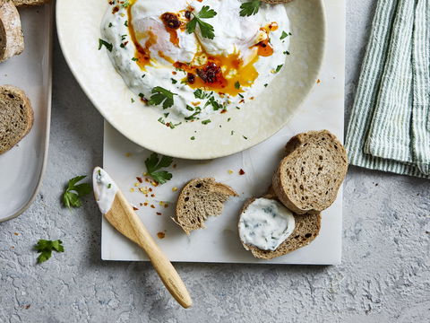 Proteine ohne Schwere: Warum dieses Eier-Joghurt-Frühstück die perfekte Basis für heiße Tage ist