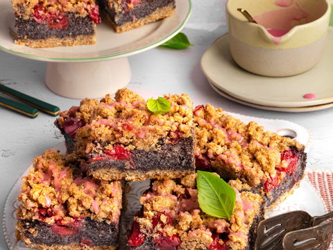 Vollkorn-Mohnschnitten mit Kirschen: Unser ballaststoffreiches Rezept